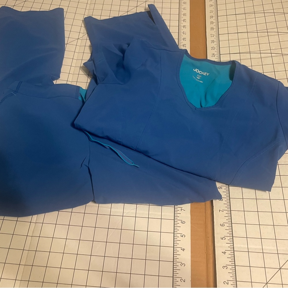 Jockey Vibrant Blue scrub set NWOT